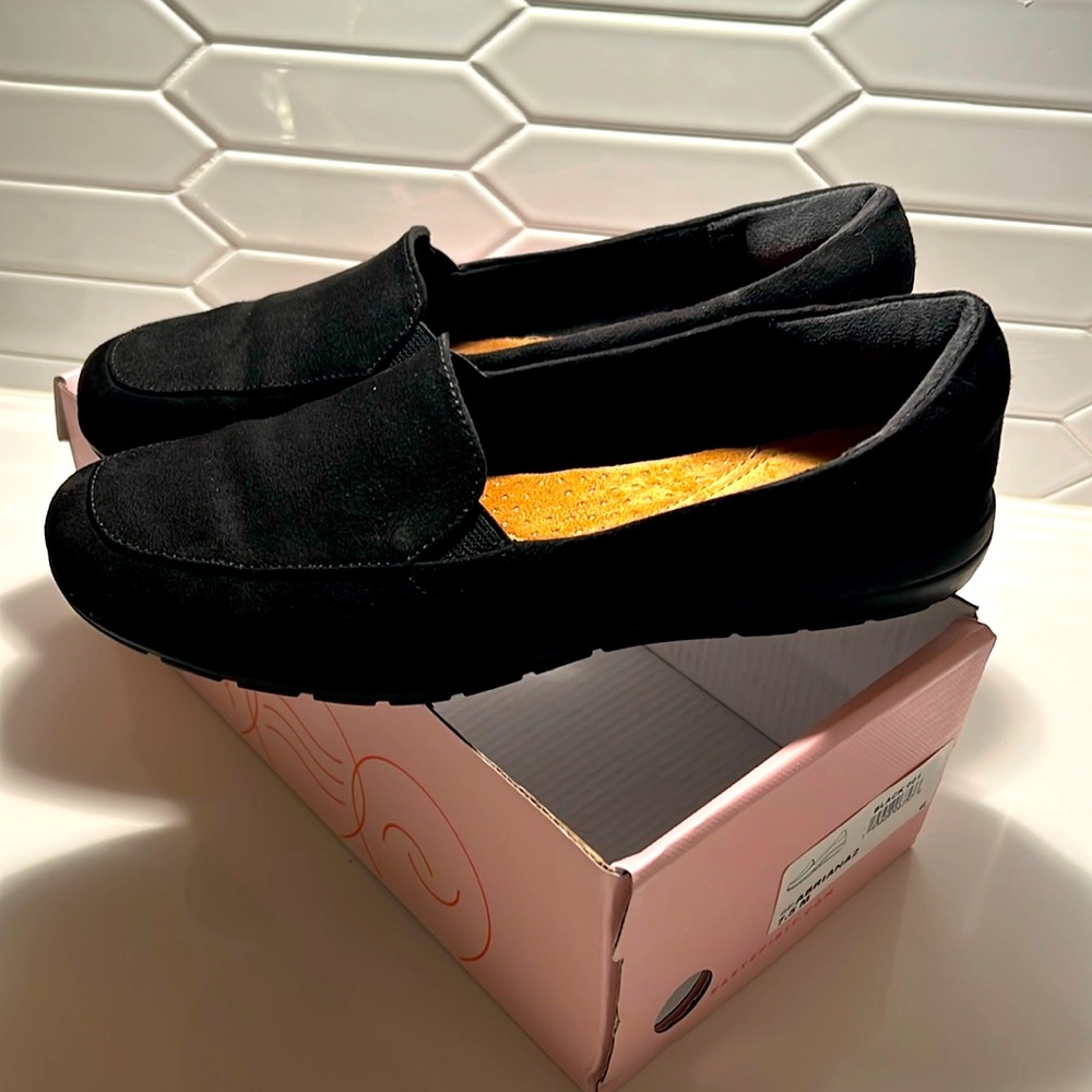 Easy Spirit Size 7.5 Loafers Brand New